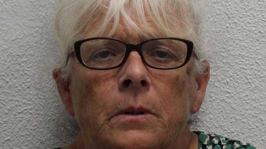 Siapakah Deborah Mason?65 -Year -lold, nenek bernama Queen Bee dan menjadi pemim...
